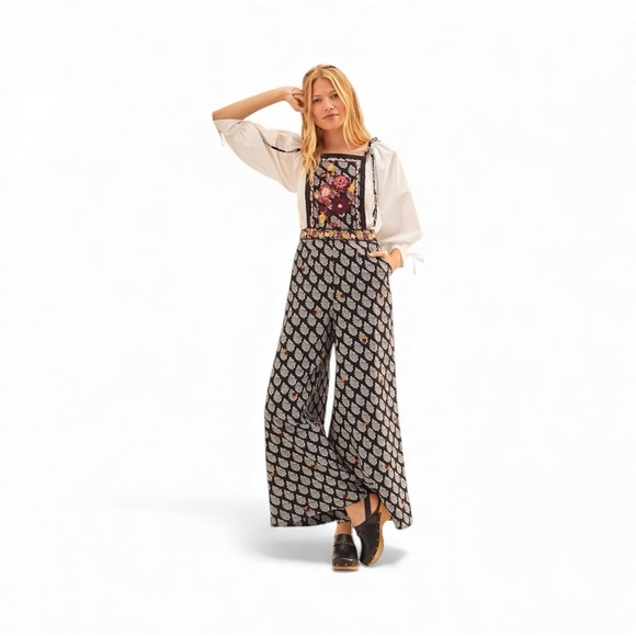 Anthropologie Pants - by Anthropologie: Black and White Paisley with Embroidered Flowers Jumper Size 2